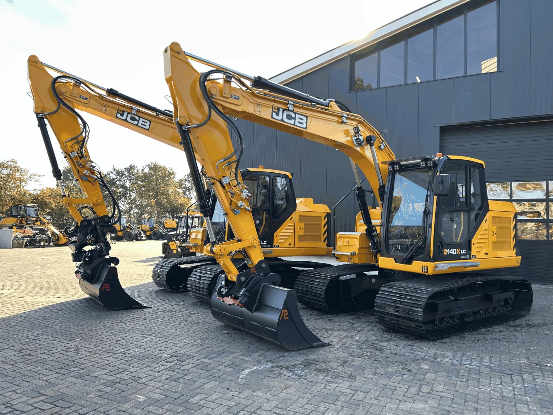 JCB 140X rupsgraafmachine afgeleverd aan Van Hell in Zwartebroek