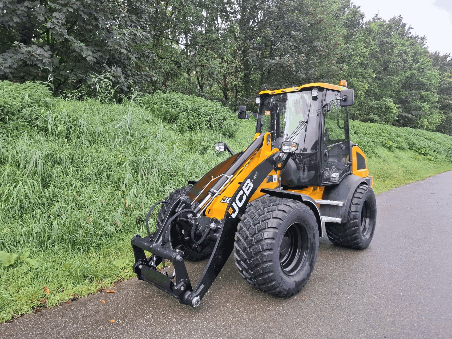 JCB 409 shovel afgeleverd aan De Horst Groen